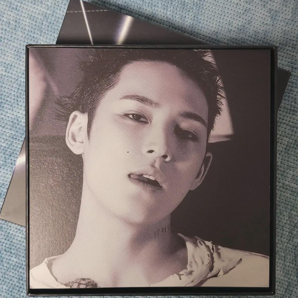 

Я делаю Мин-гю Carat Class для 5-го регулярного альбома Seventeen.