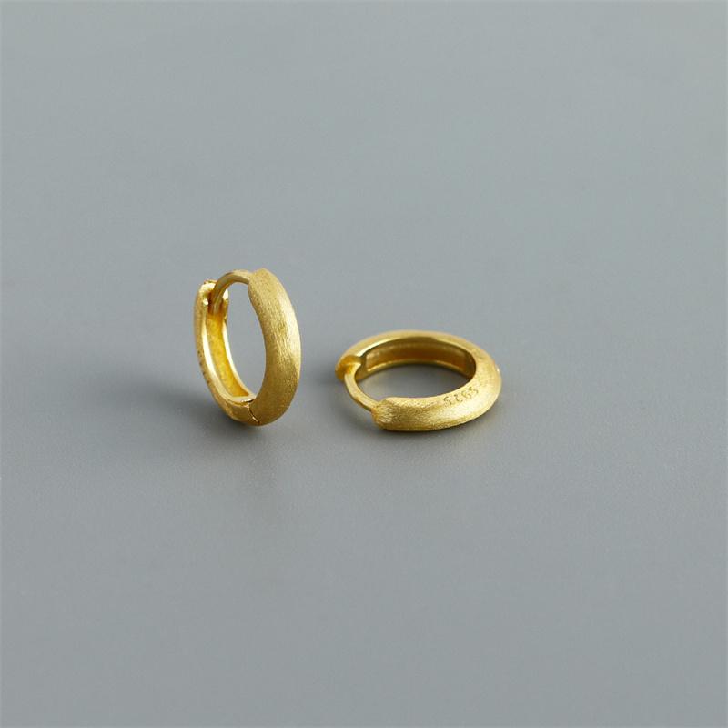 WANTME Pendientes de Aro Huggies Minimalistas Mate Góticos Unisex de Plata 925 para Mujeres Hombres Joyería de Hebilla para Oreja Piercing