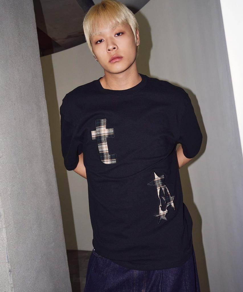 TRAVEL Melting Check Applique Short Sleeve T-Shirt Black