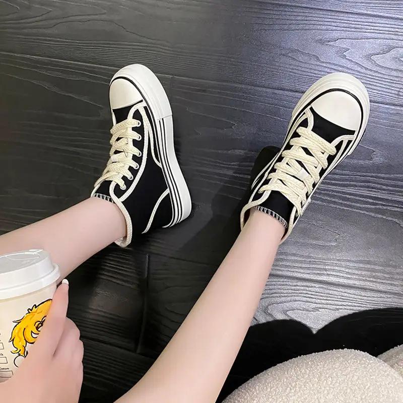 

Новые холщовые женские кроссовки на шнуровке Корейские предложения Оригинальный дизайнерский люксовый эстетичный Высокое качество 39 Повседневная женская обувь 40