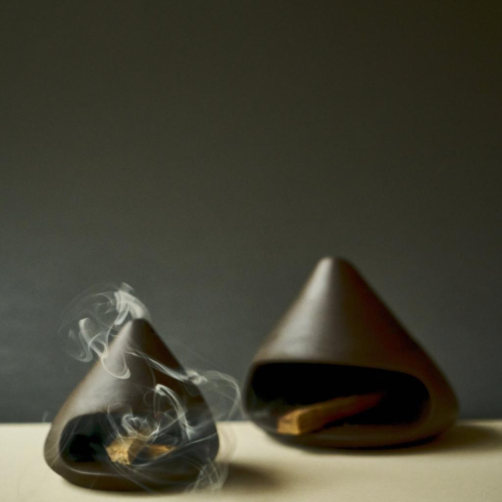 Palo Santo Holder & Incense Burner Handmade Ceramic Cone Burner Modern Minimalist Decor Meditation Aromatherapy Chimney
