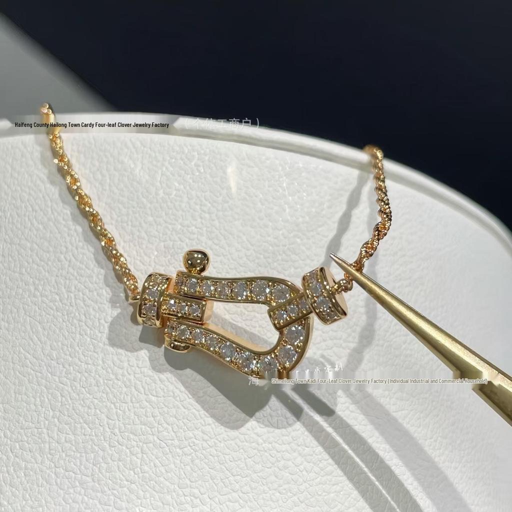 Fred 18K Gold Horsebit Diamant Anhänger Schlüsselbein Kette