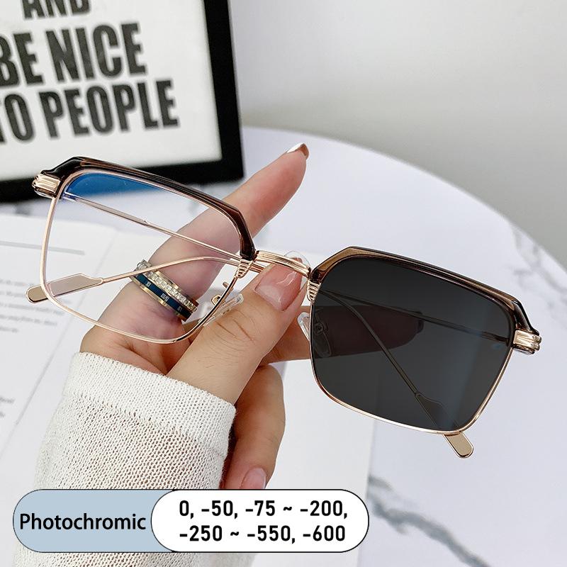New Fashion Brand Design Women Eyebrows Eyeglass Frame Anti Blue Light Short Sight Prescription Myopia Glasses Photochromic -1.5
