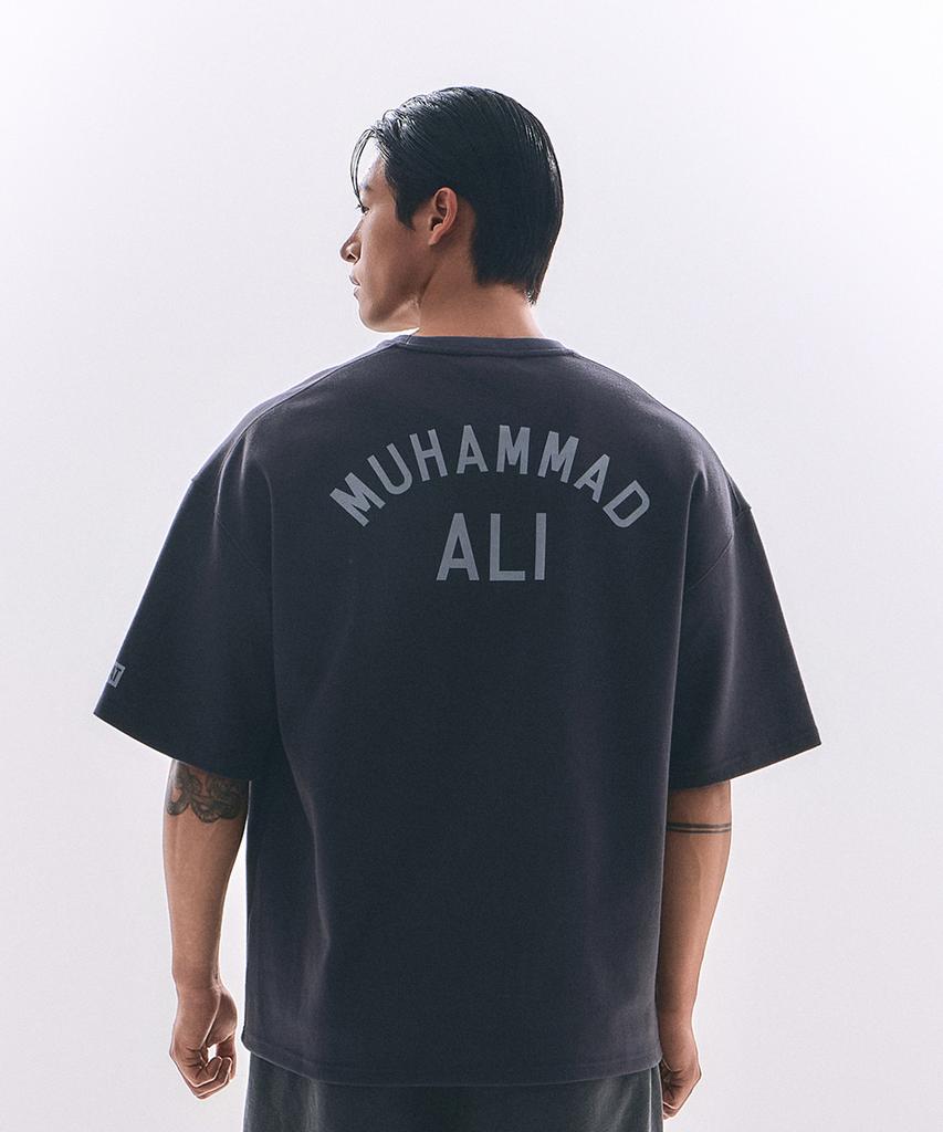 Weideun [Ali] Ali Oversized Lettering Short Sleeve Charcoal
