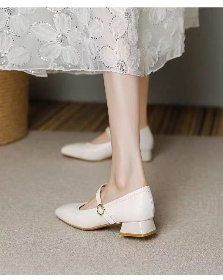 

Mary Jane women s shoes 2025 spring and summer new versatile mid-heel square head shallow mouth high heels thick heel one-word strap single shoes 40