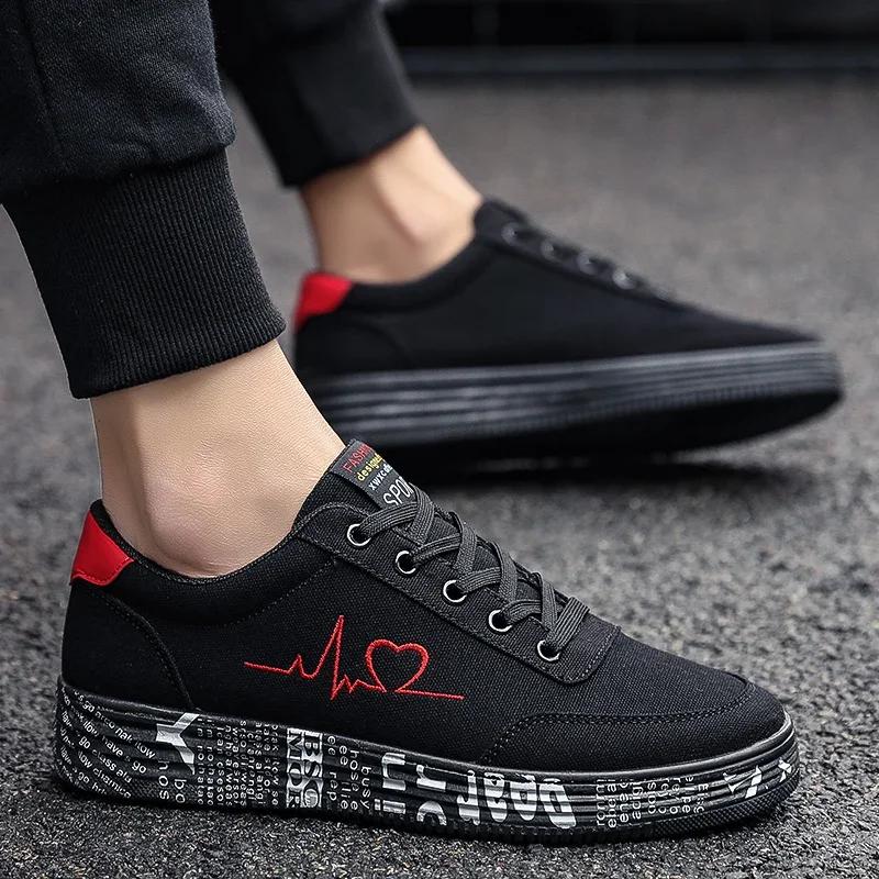 New Men's Women's Four Season Couple Sports Shoes Are Fashionable Lightweight Comfortable and Non Slip Low Top Skateboard Shoes