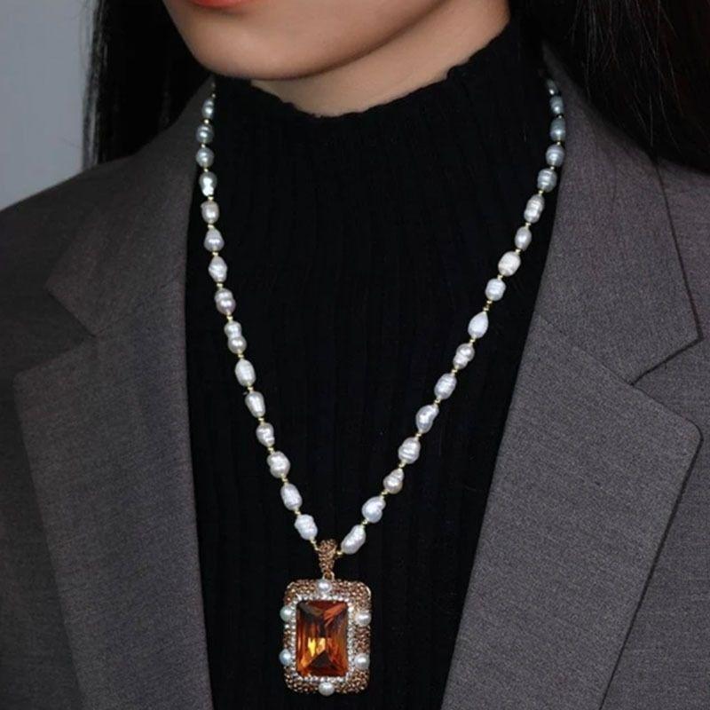 New pearl necklace versatile simple accessories classic diamond-encrusted fashion high-end light luxury niche sweater chain necklace