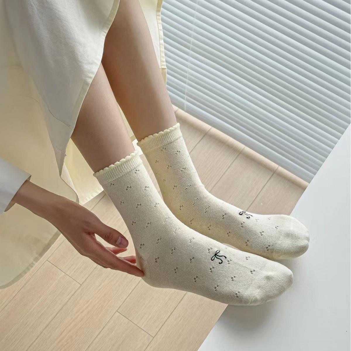 

Женские носки с милым бантом, милые носки для девочек в стиле Лолиты и кавайи, женские дышащие однотонные черные, белые, серые длинные носки