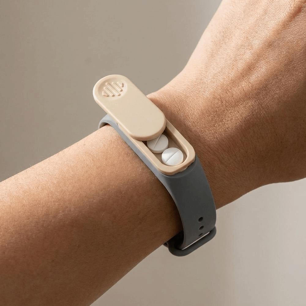 Sealed Wristband Pill Case 360° Rotating Pill Storage Box Portable Emergency Pill Box Hiking