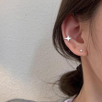 Four-Pointed Star Cross Ear Clips: Elegant, No-Pierce Earrings with Niche Design