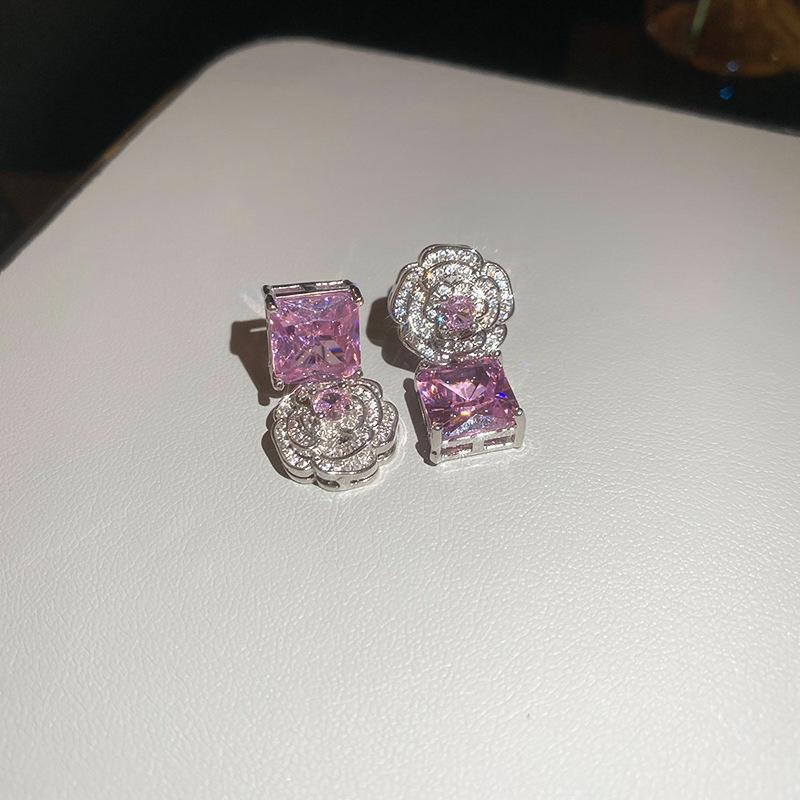 Elegant Zircon Geometric Flower Jewelry Set: Luxury Necklace & Stud Earrings