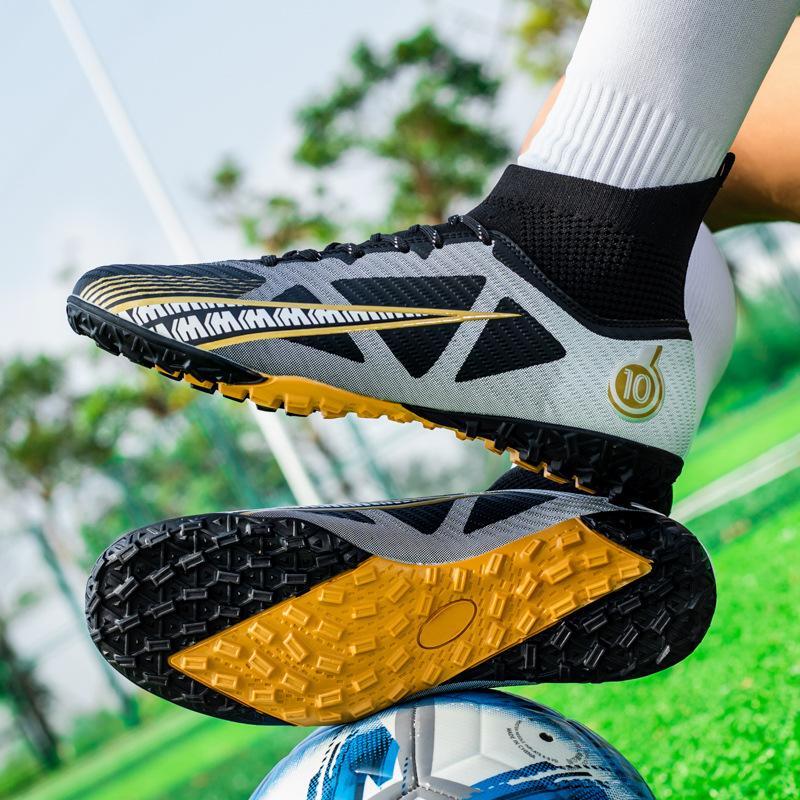 Foreign trade large size high top football shoes men's and women's sports football shoes broken nails college students football game training shoes