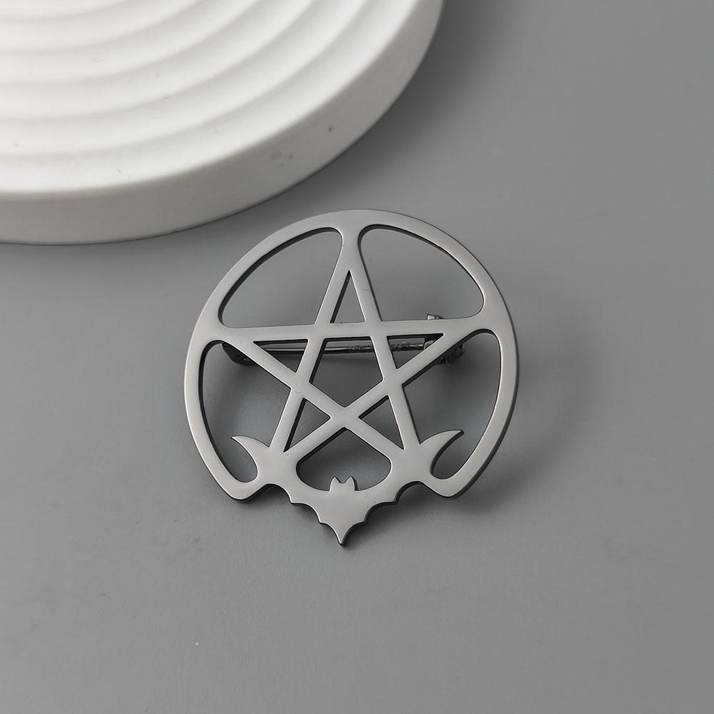 Pentagramserie brosch i rostfritt stål, symboliserar den positiva energin att avvärja ondska, symbol för kulturella slagpåsmycken.