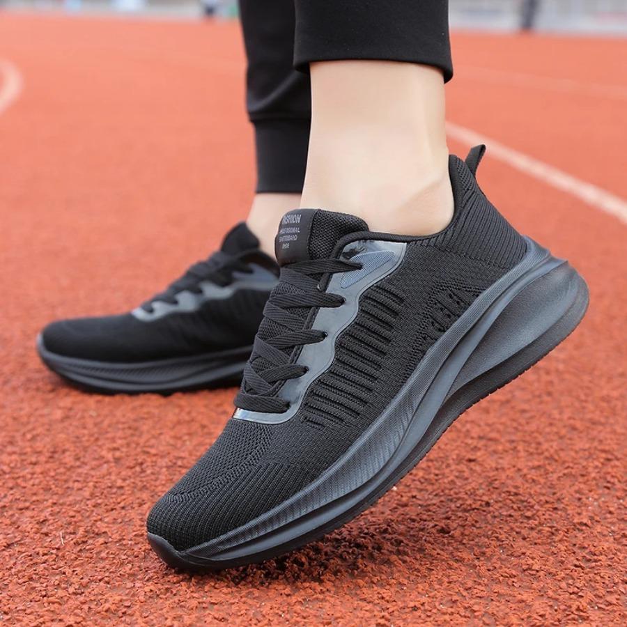 Men's casual sports shoes flying mesh surface breathable flat shoes for the elderly walking loafer training men's shoes 2025
