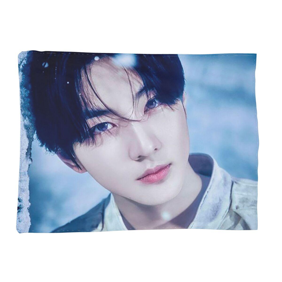 Jungwon En Kpop Blanket Soft Warm Flannel Throw Blanket Bedding for Bed Living room Picnic Travel Home Sofa 100x150cm
