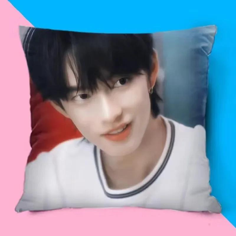 

Пухпавел Двусторонняя наволочка с принтом Тайское ТВ Пит Бейб Сериал Бэйбл Чарли Драматические кадры Домашний декор для автомобиля Наволочка для подушки 12x12Inch