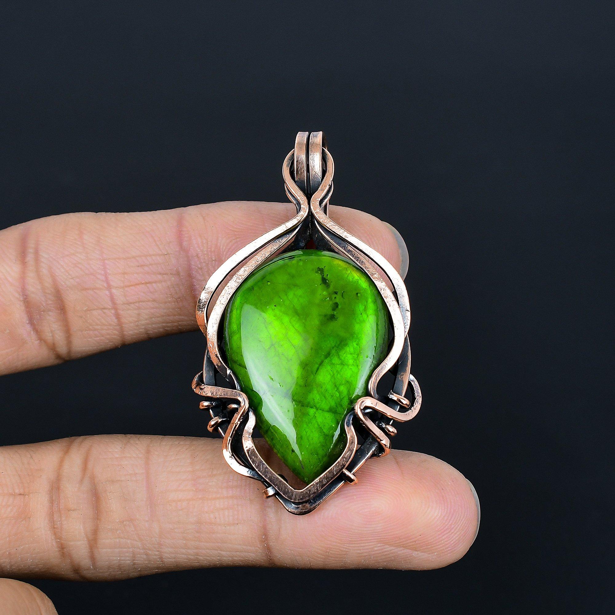 

Подвеска из лабрадорита с зелёной вспышкой, ювелирное изделие из драгоценного камня, подвеска с обмоткой из медной проволоки 999 пробы, украшение ручной работы, подвеска с камнем-талисманом, подарок для него 2.36 Inches зелёный