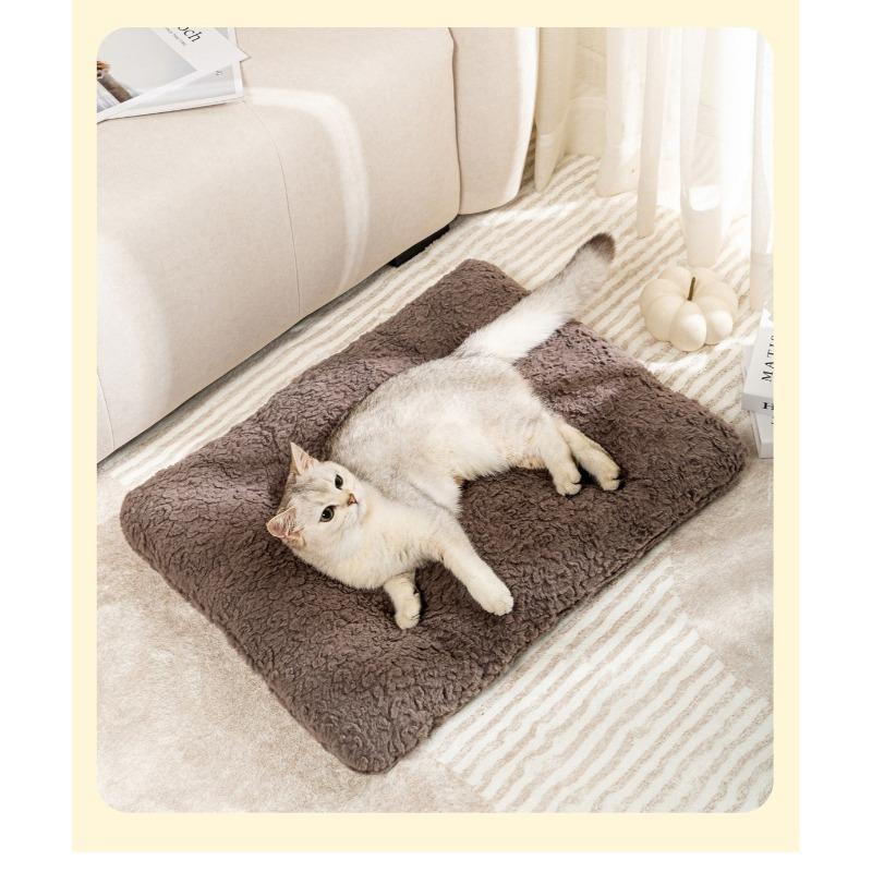 Plush Winter Cat Dog Mat  Thick Furry Sleeping Pad for Small Pets Warm Floor Cushion for Cats & Puppies