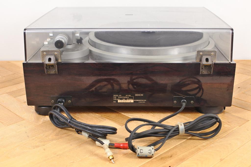 Denon DP‑59L Turntable Quartz Direct Drive – Tested – Headshell & Cartridge – Feet Damaged