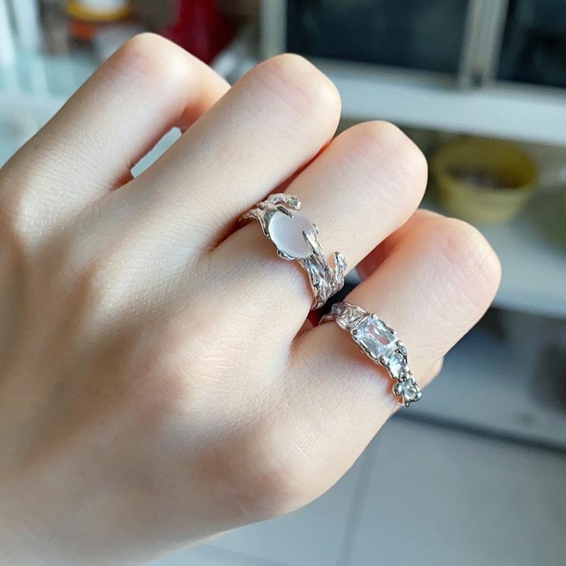 Niche Designový Cit Opalový Prsten Dámský Drahokam Francouzský Nepravidelný Otevřený Měsíční Kámen Prémiový Cit Ukazováček Trendy Cool