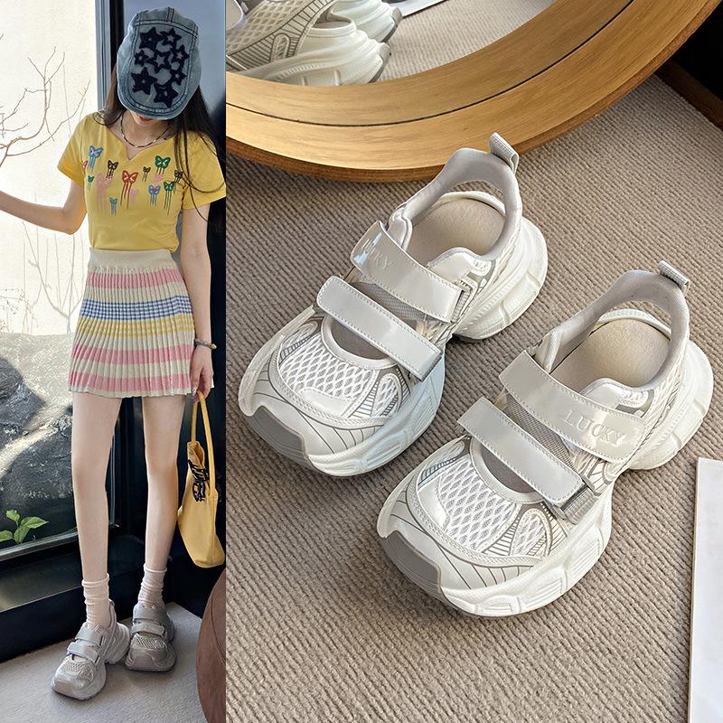 2025 Internet celebrities with the same retro white baotou sports new with skirt versatile niche heightening soft sole dad shoes