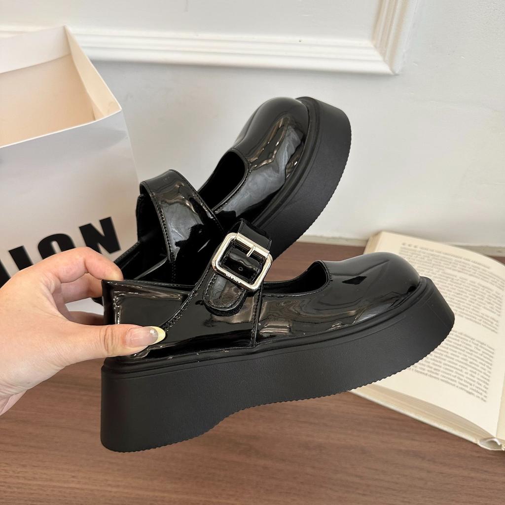Met rok rond hoofd Japanse jk kleine leren schoenen dames herfst 2025 nieuwe dikgezoolde Mary Jane Franse retro enkele schoenen