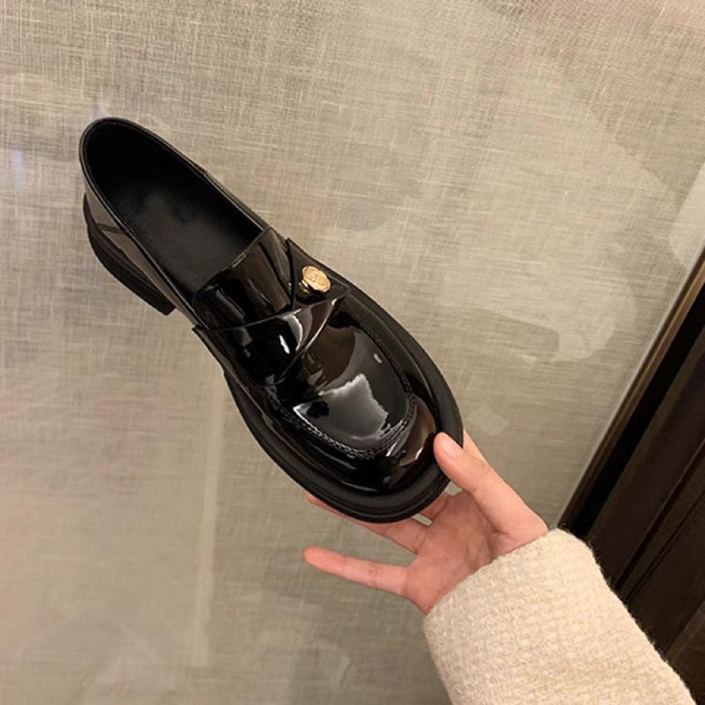 Small Gold Coins Thick-soled Heightening Loafers for Women's British Style 2025 New Retro Small Leather Shoes Single Shoes for Women Ins Tide