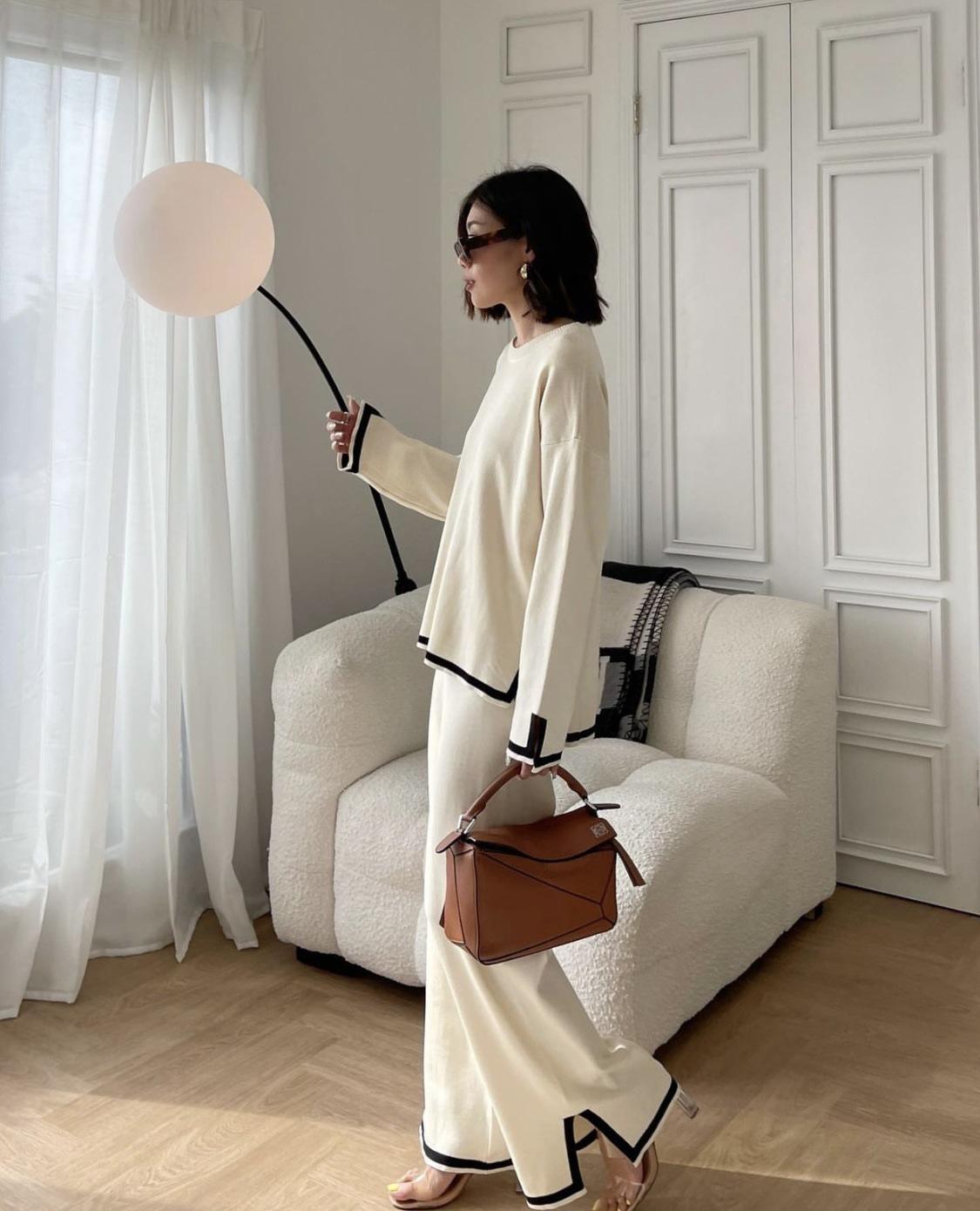 

2025 Осень Европейский и Американский Трикотаж в Цветовой Блок и Комплект Брюк Палаццо с Завышенной Талией, Подчеркивающих Фигуру Double Extra Large