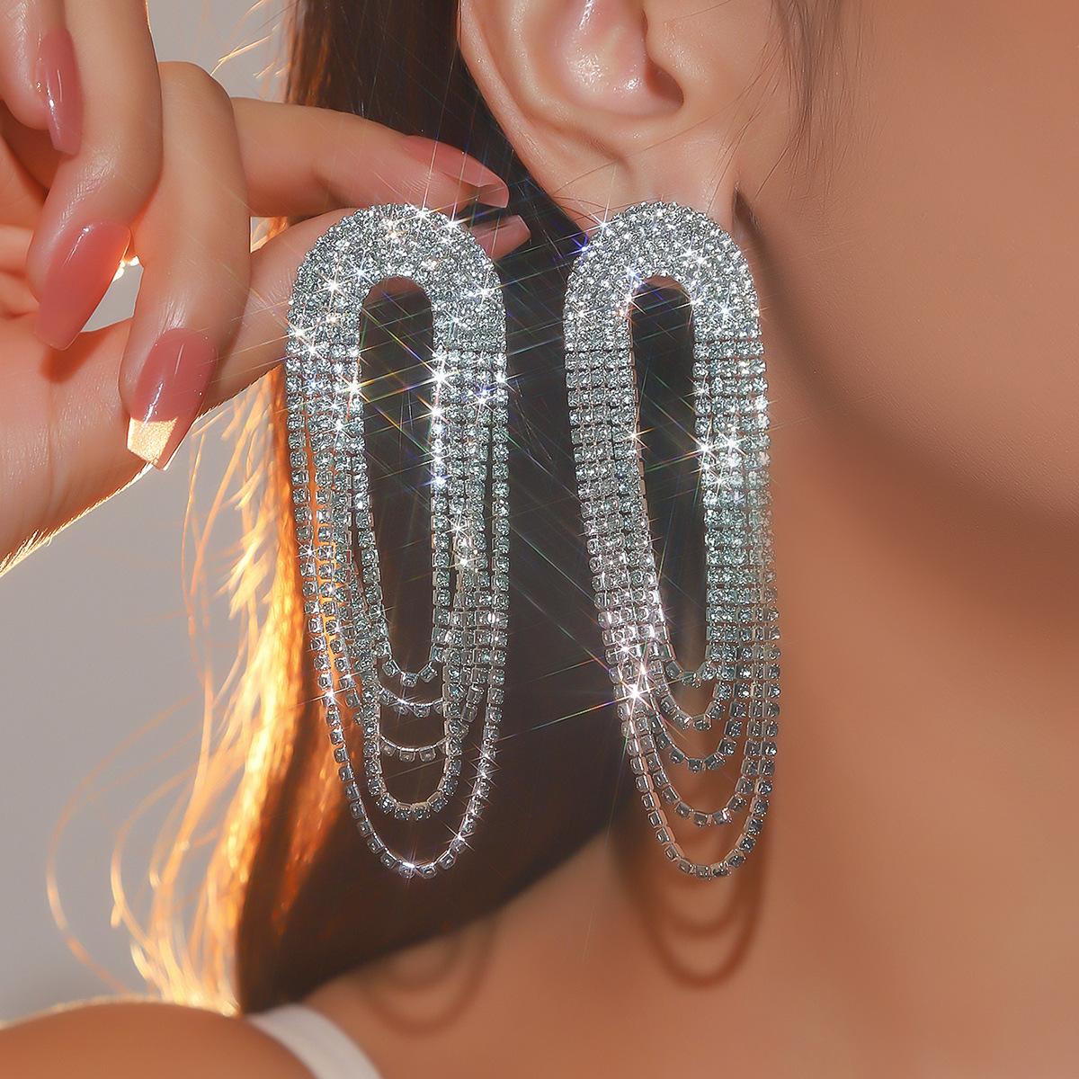 

Европа и Соединенные Штаты Темперамент Роскошные блестящие длинные серьги со стразами Женские модные градиентные цветные кисточки Большие серьги