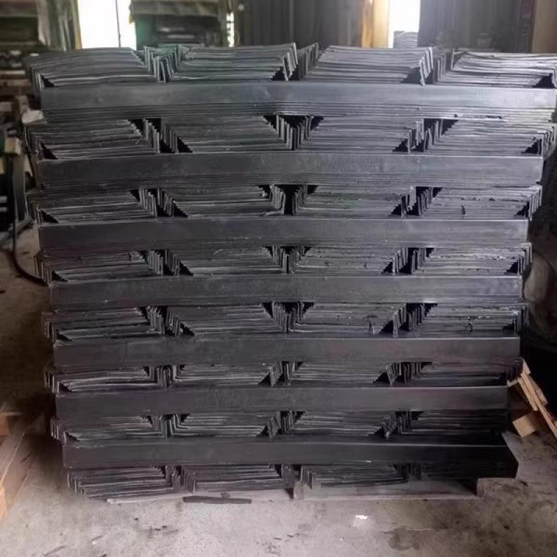 1.2m Rubber Stair Tread Mat - Corner Protector & Anti-Slip Construction Grid