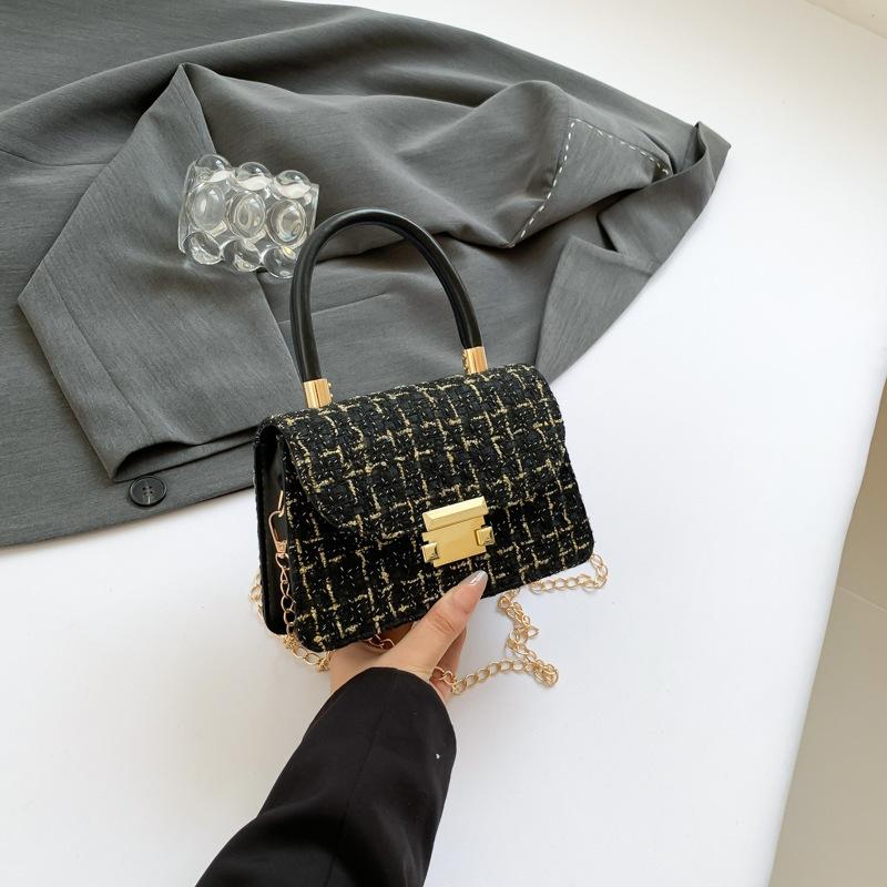 Fashion Trend Small Square Bag Shoulder Bag 2025 This Year's Popular New Niche Single Shoulder Simple Personalized Korean Version of Women's Bags