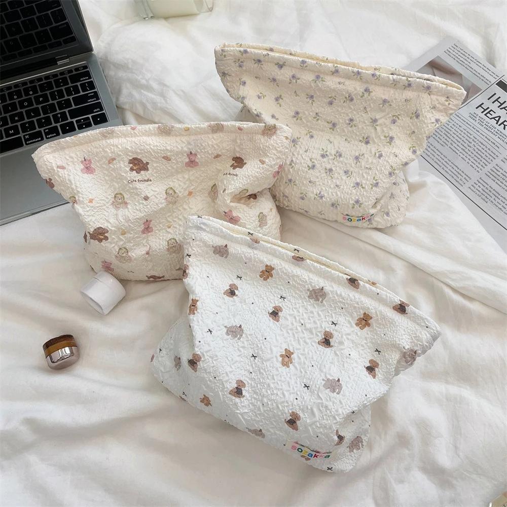 Large Capacity Cute Cartoon Flowers Makeup Bag for Women Travel Cosmetic Organizer Storage Pouch