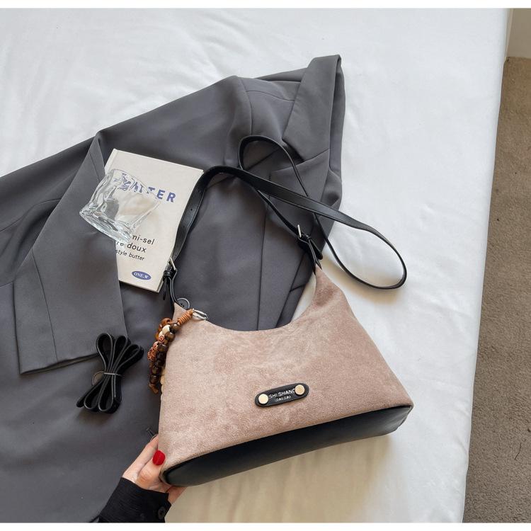 

Simple casual large-capacity bag women s 2025 new casual work commuter underarm tote bag retro shoulder bag