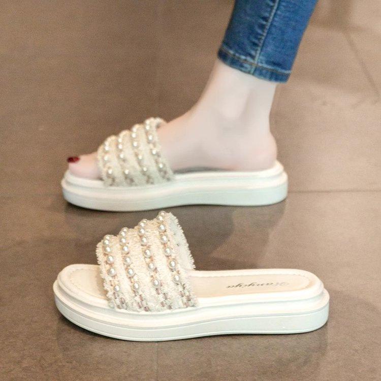 Internet Celebrity Xiaoxiangfeng Slippers Women's Summer 2025 New Ins Popular Outer Wear Thick Bottom One-word Drag Temperament Fashion Sandals