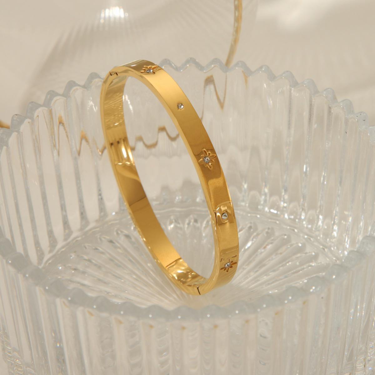 

18k Gold Zircon Star Bracelet - Elegant Women s Hand Jewelry