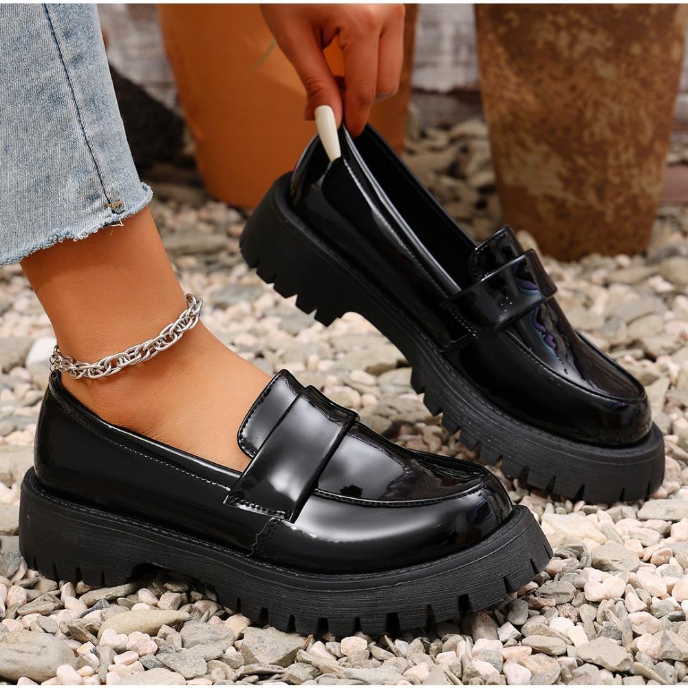 Fashion New Women's Casual Designer Platform Loafers Fashion Black Patent Leather Dress Shoes Comfortable Slip on Flat Shoe Plus Size 42