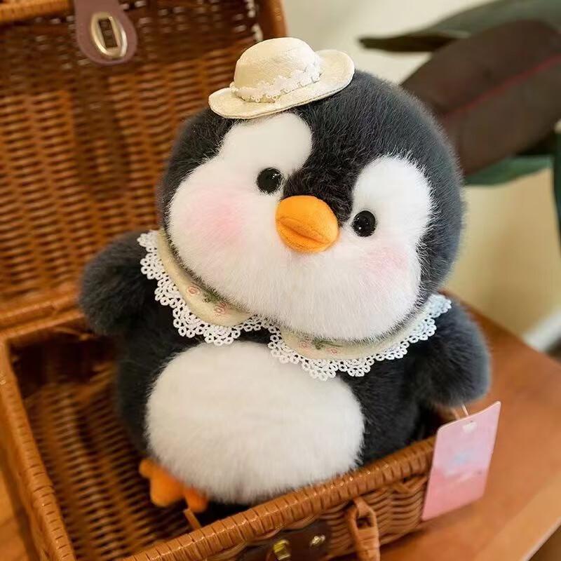 

Chang Baosen Cute Cartoon Plush Penguin Toy