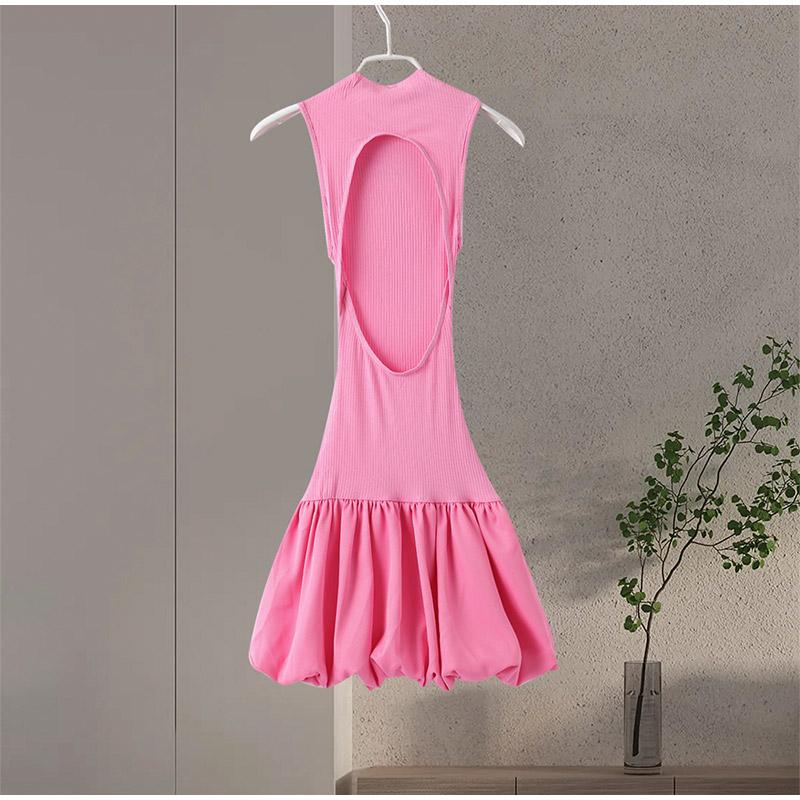 Вязаное плиссированное бальное платье с открытой спиной — фото 13