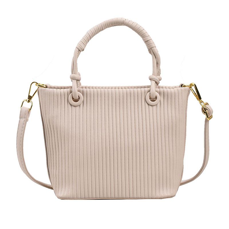 Korean Version of Fashion Women's Handbag 2025 New Pleated Bucket Bag Niche Texture Shoulder Messenger Bag