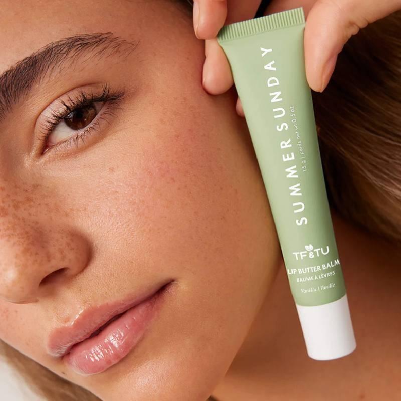 Bálsamo Labial Manteiga de Verão Luxuoso Summer Fridays Em Todas as Cores Para Lábios Macios e Hidratados
