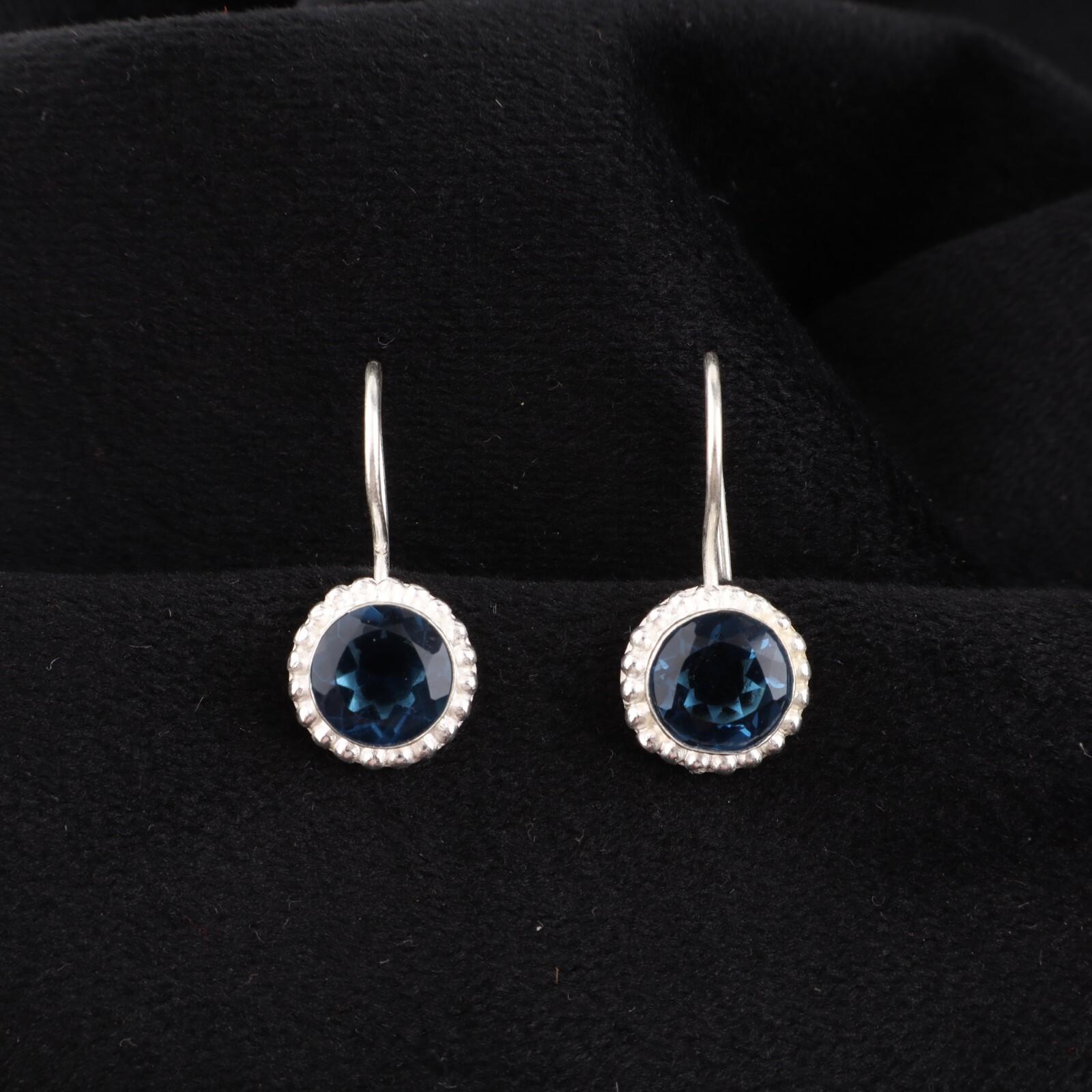 

Лондонский голубой топаз Драгоценный камень 925 Стерлинговое серебро Ювелирные изделия Ручная работа Серьги 0,93 EE-177-5