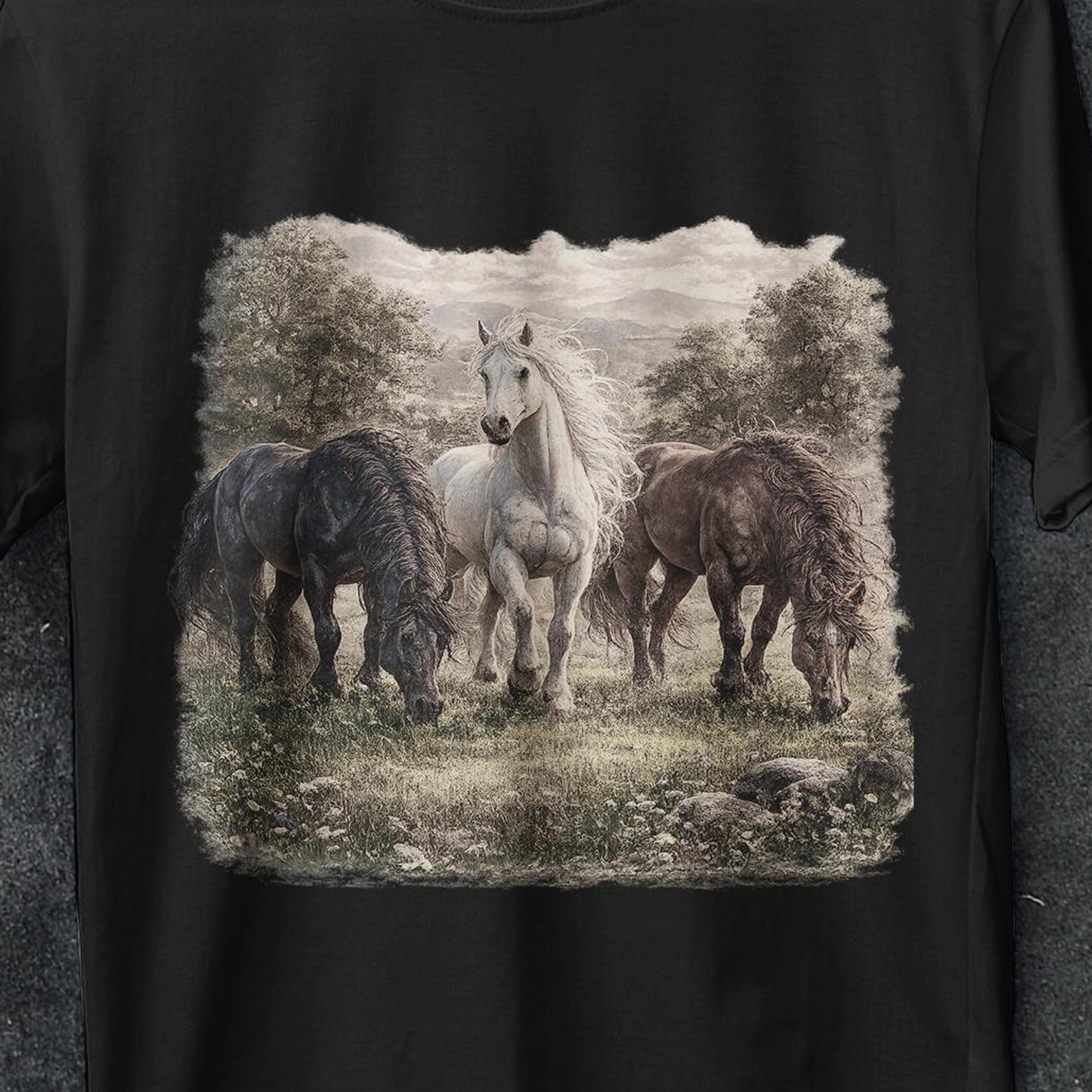 Running Horses Vintage 90s Shirt, Retro Horse Shirt, Western Cowboy Tee, Three Horse Shirt, Horse Girl Gift, Equestrian Gifts,Horse Graphics 4XL