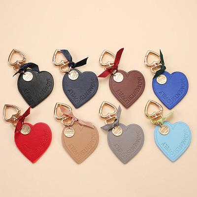 Llavero de Corazón de Cuero para Mujer Llavero con Forma de Corazón de Cuero Soporte para Llaves de Coche Llavero para Llaves de Casa Amuleto Bolso Colgante para Coche Regalo