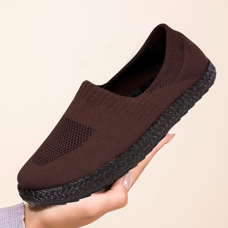 

Fashion mother shoes simple casual sandals women s big net breathable comfortable mother shoes elderly shoes sports shoes flying woven shoes 41