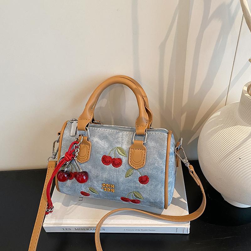 

Lady Tote Clutch Bag for Women with Adjustable Strap Tote Bag PU Leather with Cute Pendant for Daily Commute & Casual Outings коричневий
