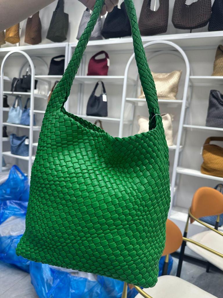 Handgefertigte geflochtene PU-Leder-Schultertasche mit großem Fassungsvermögen für Damen