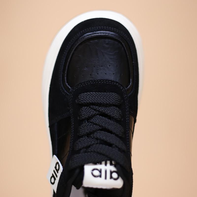 2025 Autumn/Winter Women's Genuine Leather Platform Sneakers, Thick Sole, Petite Fit, European Style, Versatile, Height-Boosting.