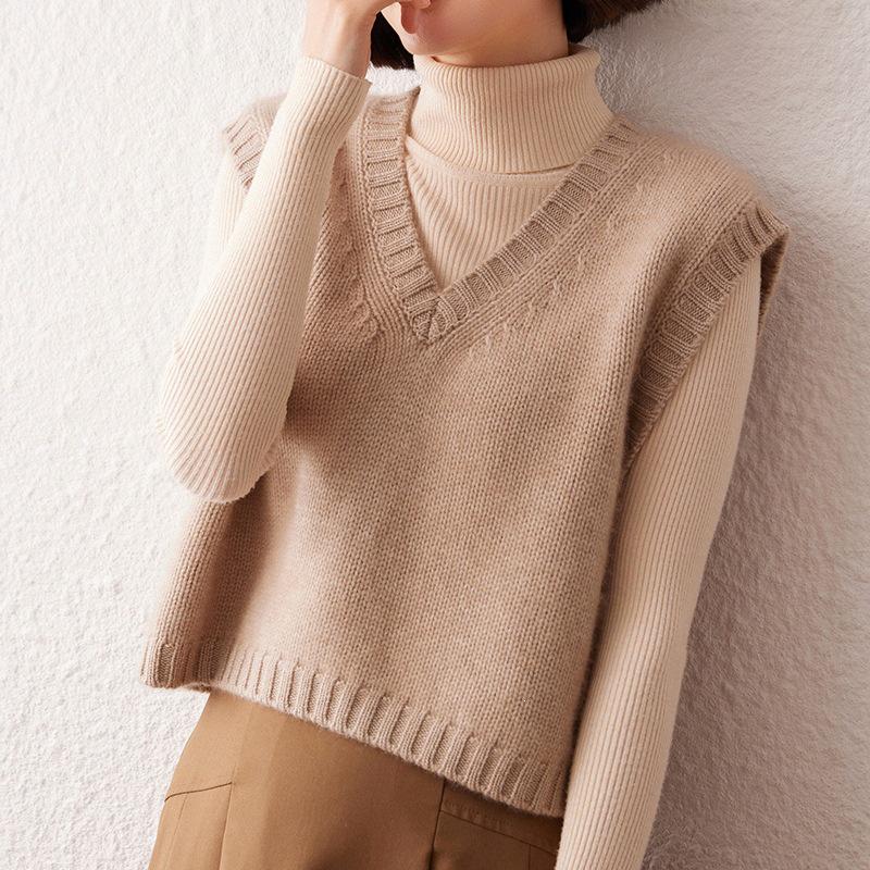 Women's Vintage V-neck Cashmere Sweater Vest: Short Loose Knit for Autumn & Winter Fashion