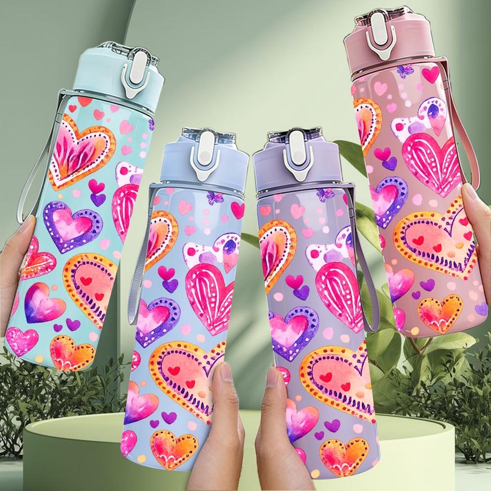 1PC Multi Color Heart Doodle Print 750ml Color Plastic Sports Water Bottle Leakproof Flip Straw Lid Suitable for Sports Office Home Use