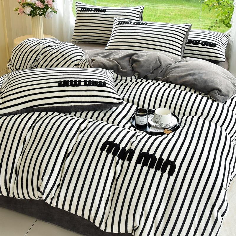 

Thickened Milk Fleece Four-Piece Set, Coral Fleece Bedding, Fleece Quilt Cover, Bed Sheet Three-Piece Set 3pcof sheets 150x200 quilt